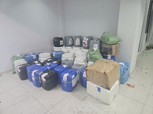 TP.HCM: Phát hiện công ty sản xuất giấm ăn từ acid công nghiệp
