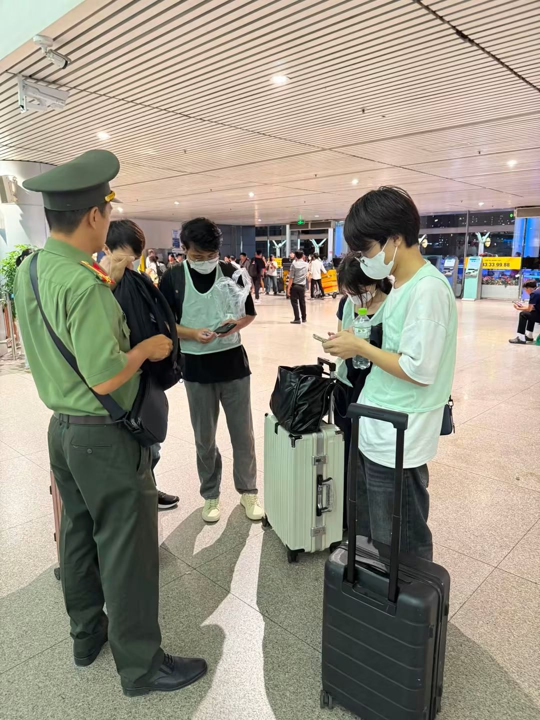 TP.HCM: Trục xuất "ổ" lừa đảo online người Trung Quốc về nước