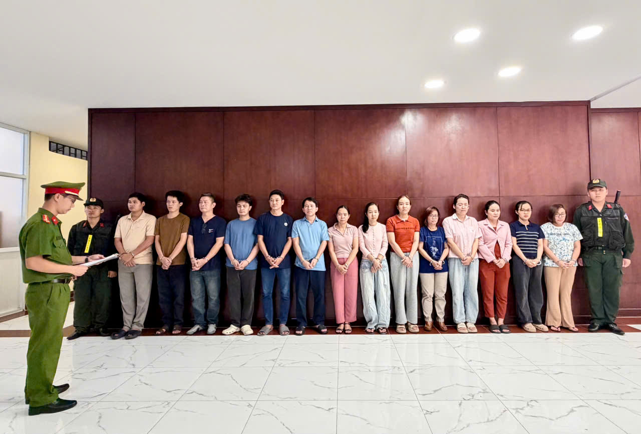 TP.HCM: Bắt hàng loạt giám đốc tại nhiều doanh nghiệp liên quan chỉnh sửa kết quả quan trắc môi trường