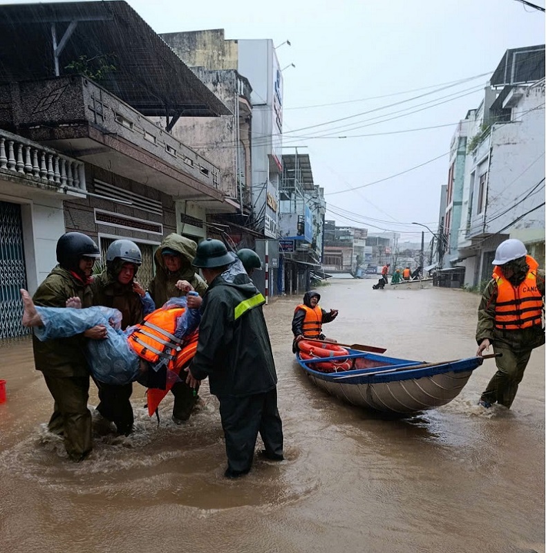 11 người chết do mưa lũ, Đắk Lắk đề nghị hỗ trợ trực thăng, ca nô cứu hộ