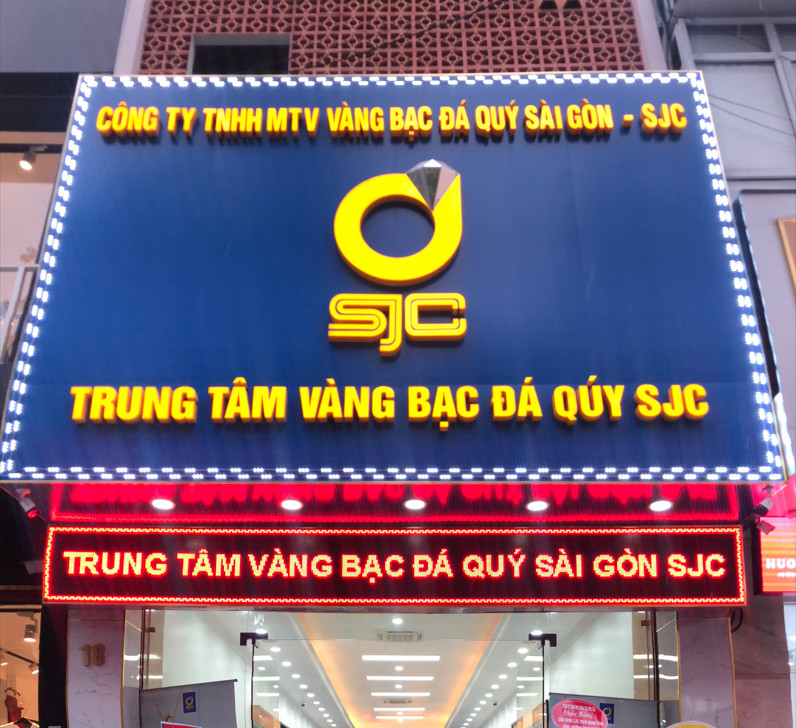 Hệ thống bán lẻ SJC bán hơn 3.400 viên kim cương nhập lậu