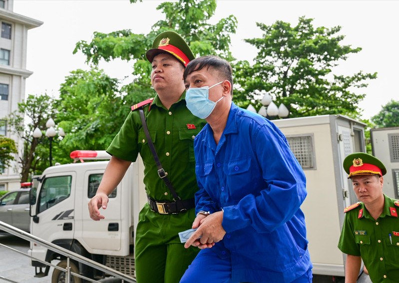 Cựu Thứ trưởng Nguyễn Bá Hoan và các đồng phạm hầu tòa