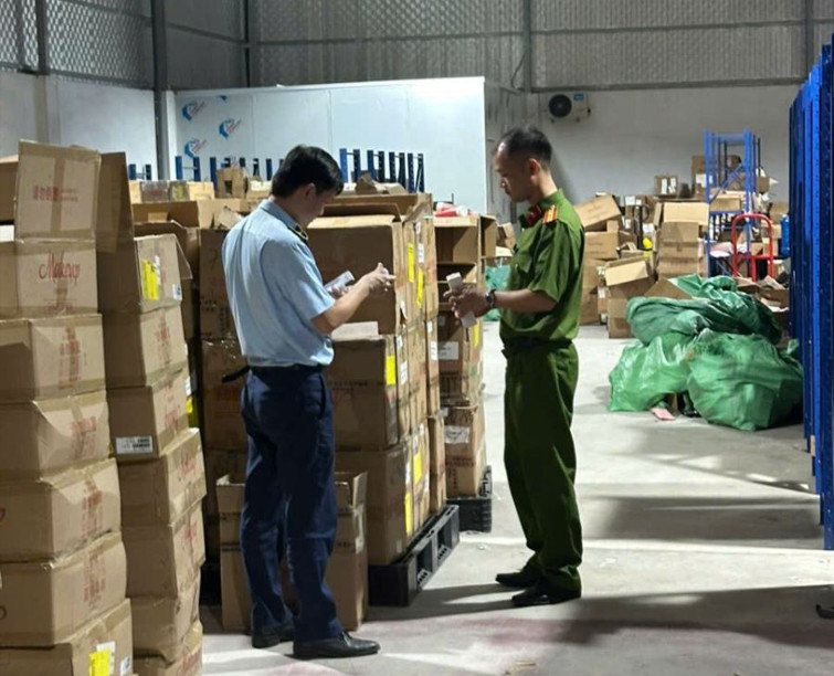 Tịch thu 233.140 sản phẩm mỹ phẩm trôi nổi của Công ty TNHH RRMB Beauty