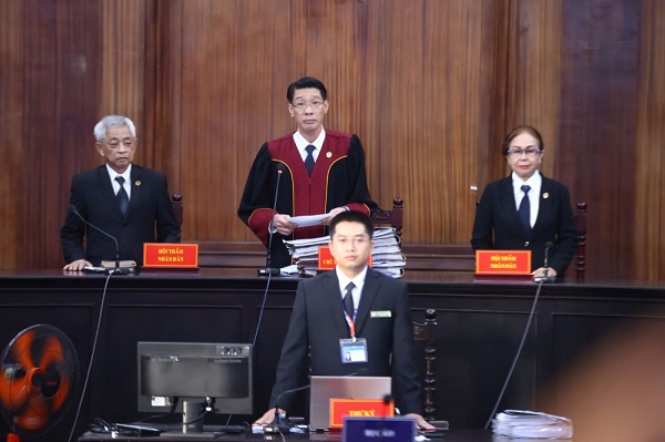 Nhóm bị cáo vụ kẹo Kera bị tuyên phạt từ 2 đến hơn 3 năm tù