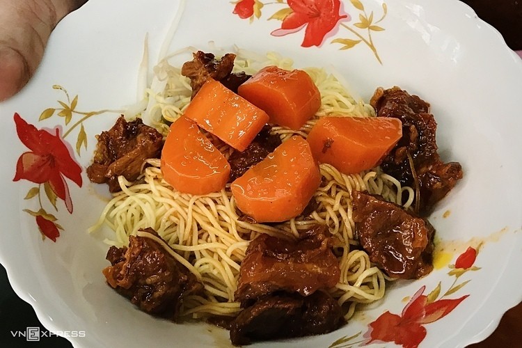 Món bò kho kiểu Ấn Độ chỉ bán buổi chiều ảnh 3