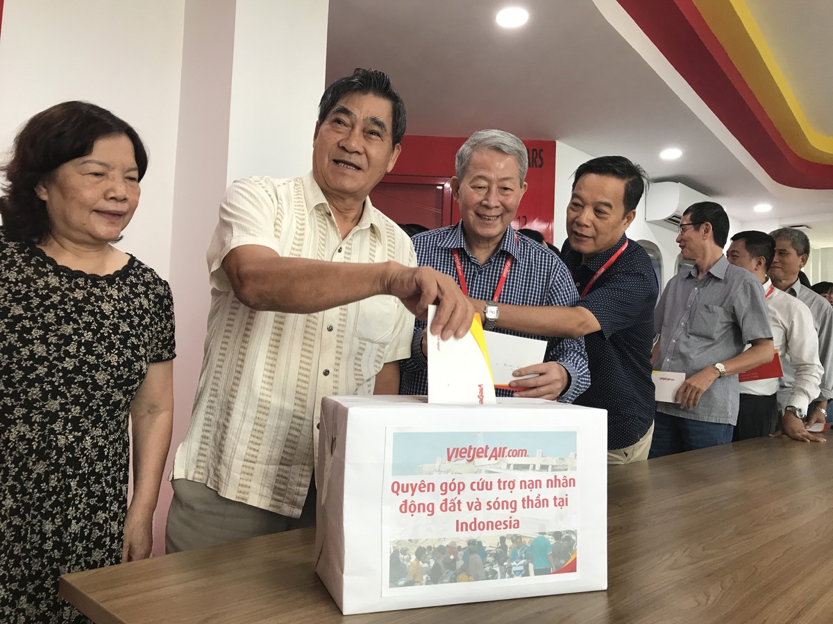 Chuyến bay cứu trợ nạn nhân động đất - sóng thần tại Indonesia của Vietjet Air đã cất cánh ảnh 6