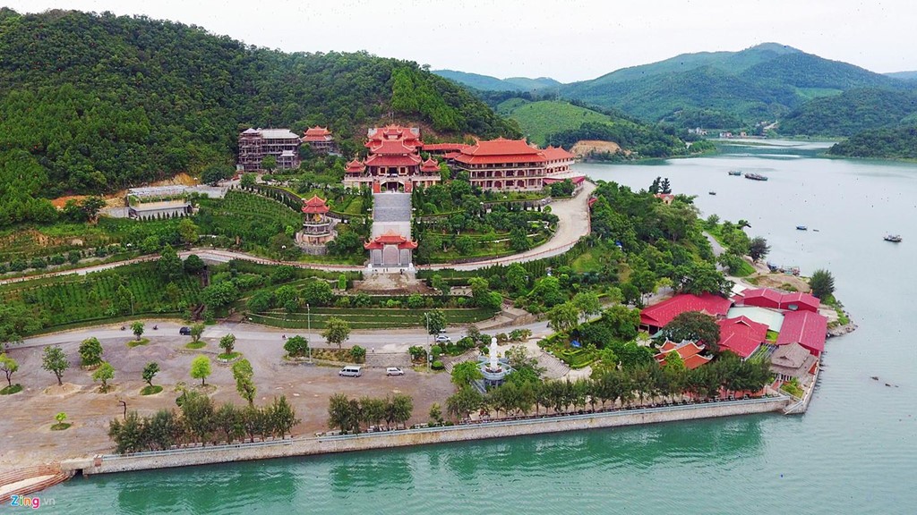 Ba Vàng và 4 ngôi chùa lên hình đẹp cho du khách khi đến Quảng Ninh ảnh 4