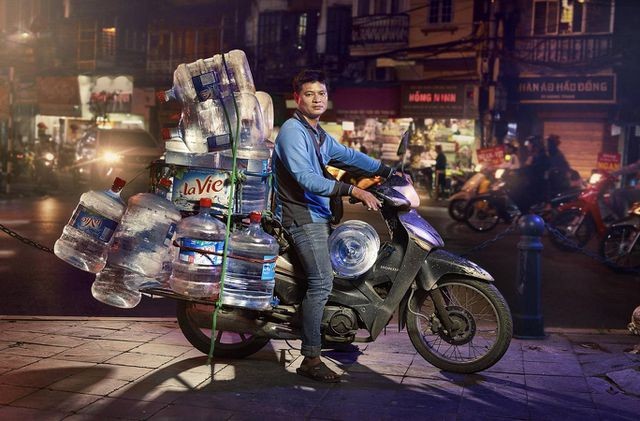 Phóng viên nước ngoài choáng trước những “siêu xe” trên đường phố Hà Nội ảnh 4