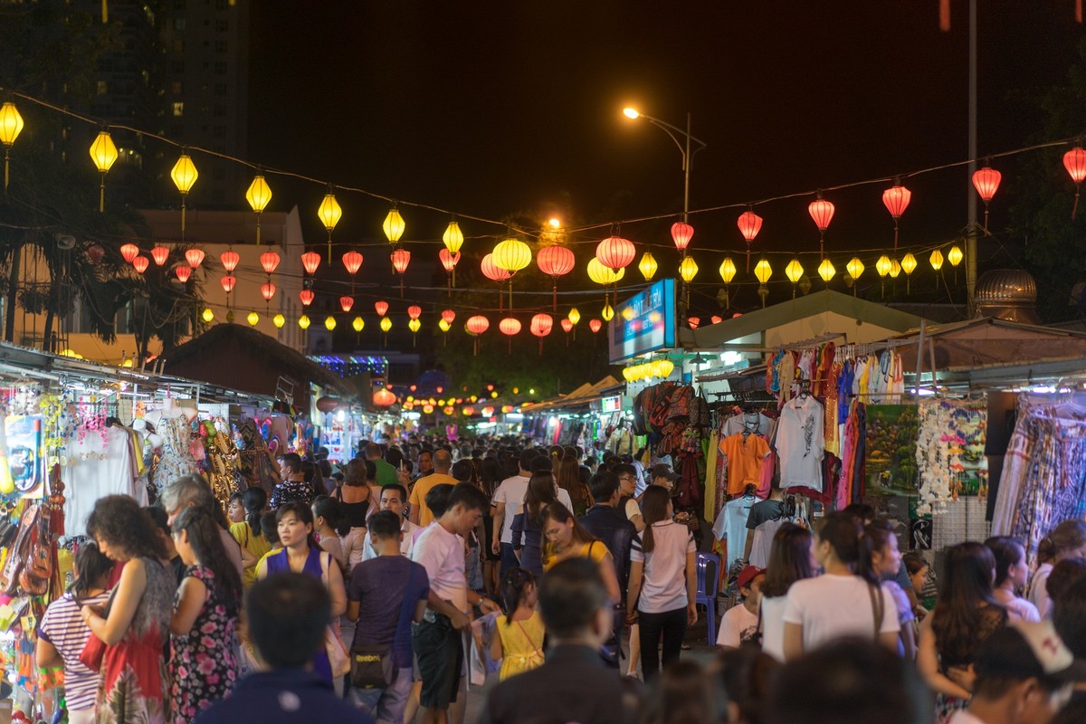 Ở Việt Nam, khách du lịch làm gì khi màn đêm buông xuống? ảnh 5