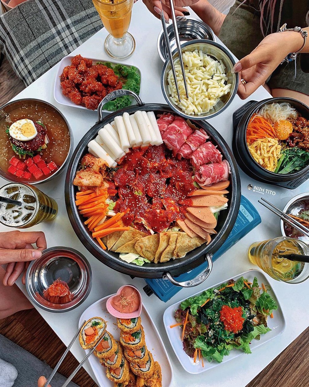 Cháo lòng, lẩu tteokbokki và 7 món nóng hổi ngày Hà Nội trở lạnh ảnh 4
