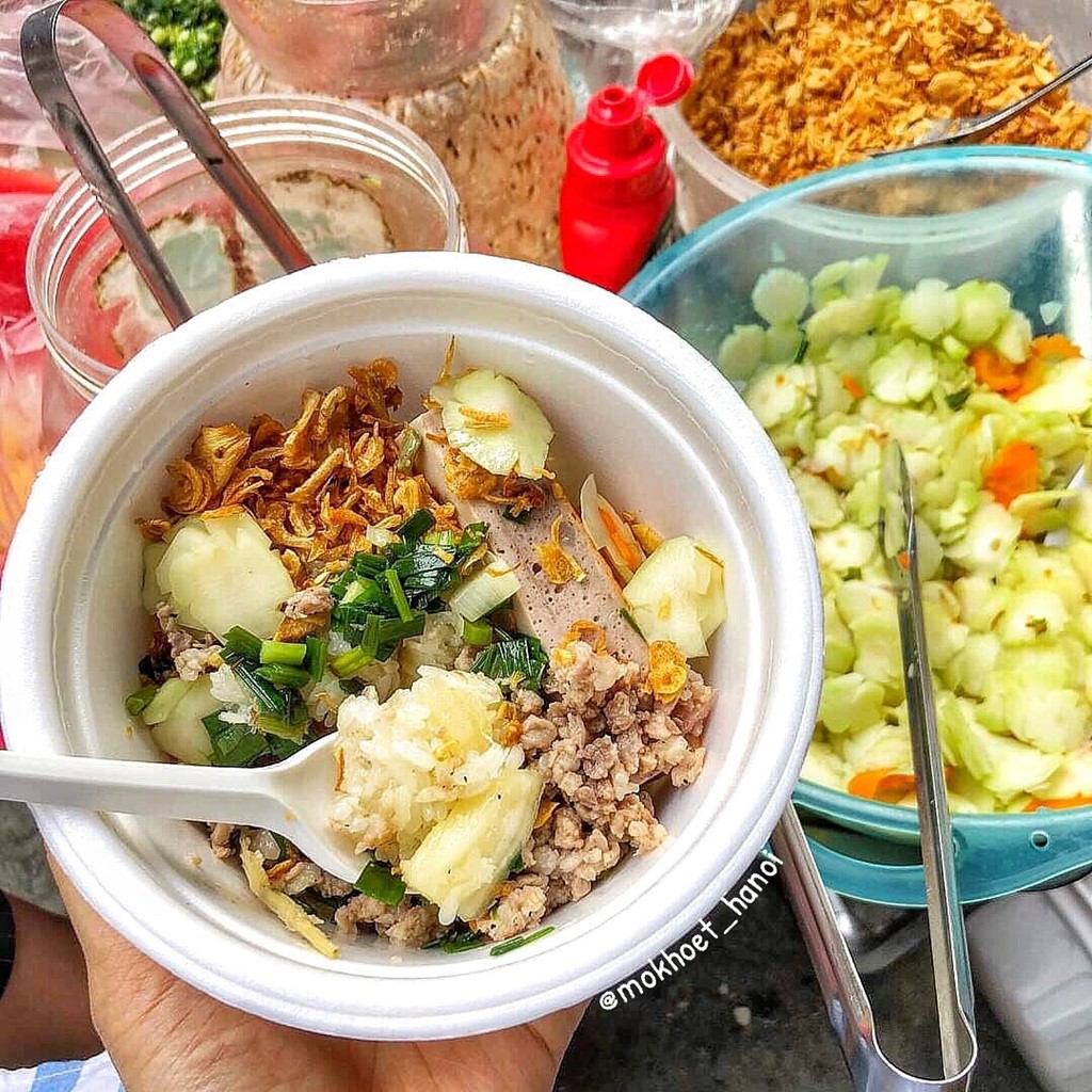 Cháo lòng, lẩu tteokbokki và 7 món nóng hổi ngày Hà Nội trở lạnh ảnh 7