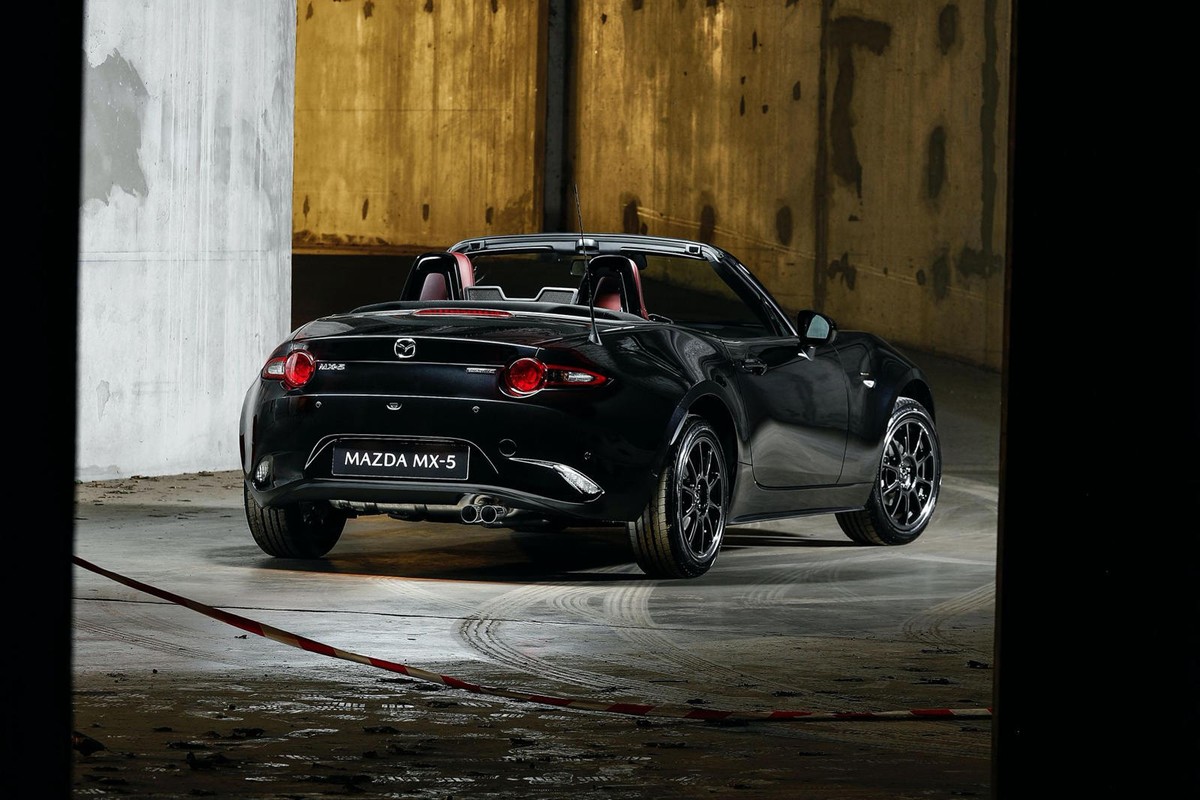Chiêm ngưỡng phiên bản giới hạn của dòng xe huyền thoại Mazda MX-5 ảnh 3
