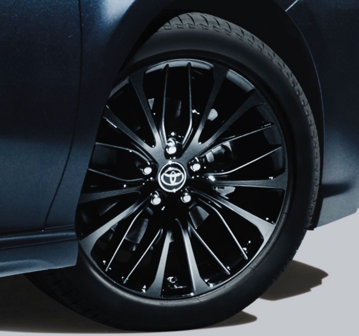 Toyota giới thiệu Camry Black Edition - phiên bản đặc biệt kỷ niệm 40 năm ảnh 5