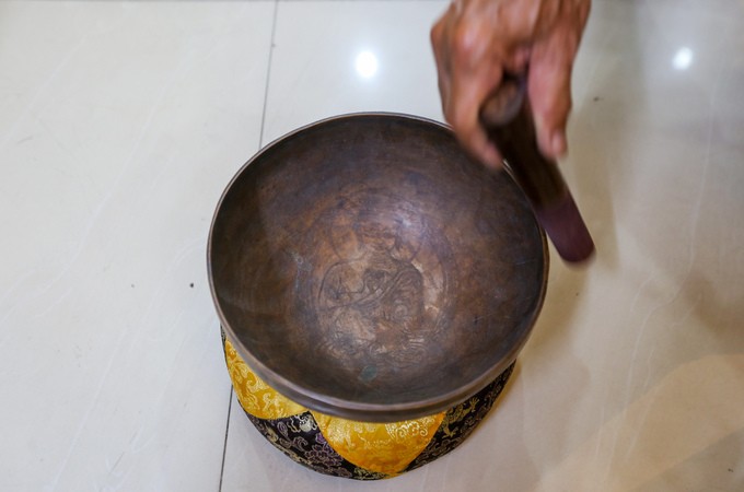 Người đàn ông sưu tập hàng trăm chuông độc lạ ở Sài Gòn ảnh 6