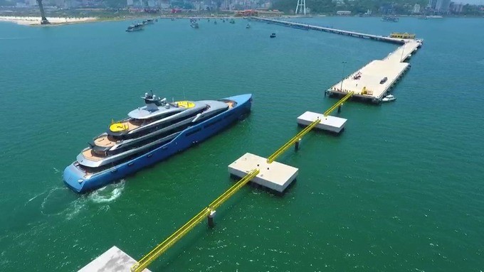 Bên trong du thuyền 150 triệu USD của ông chủ CLB Tottenham đến Việt Nam ảnh 1
