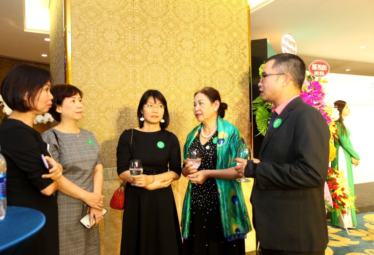 Những hình ảnh ấn tượng tại lễ trao giải Cuộc bình chọn Doanh nghiệp niêm yết năm 2018 ảnh 12
