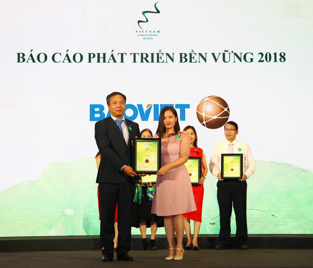 Những hình ảnh ấn tượng tại lễ trao giải Cuộc bình chọn Doanh nghiệp niêm yết năm 2018 ảnh 5