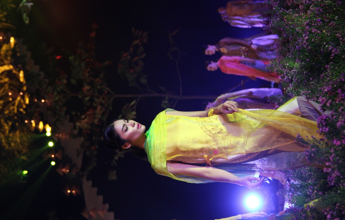 Duyên dáng áo dài ảnh 7
