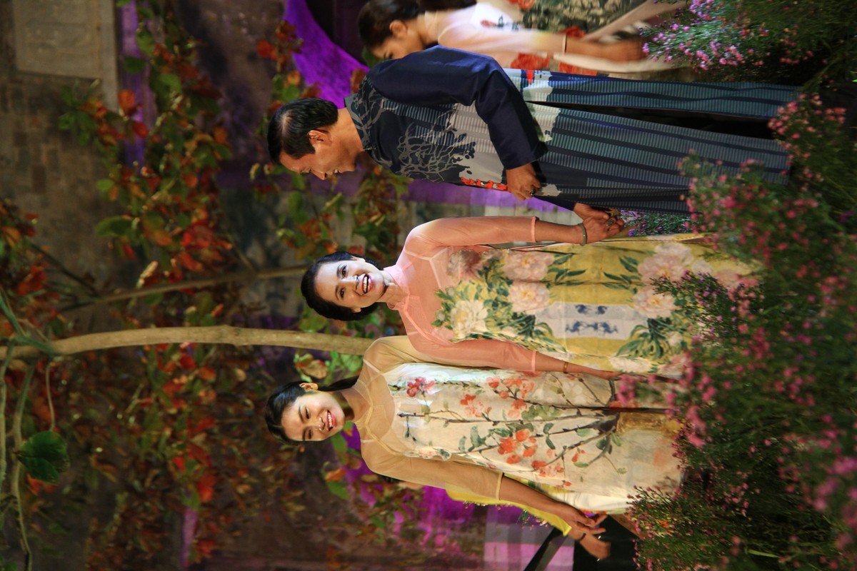 Duyên dáng áo dài ảnh 2
