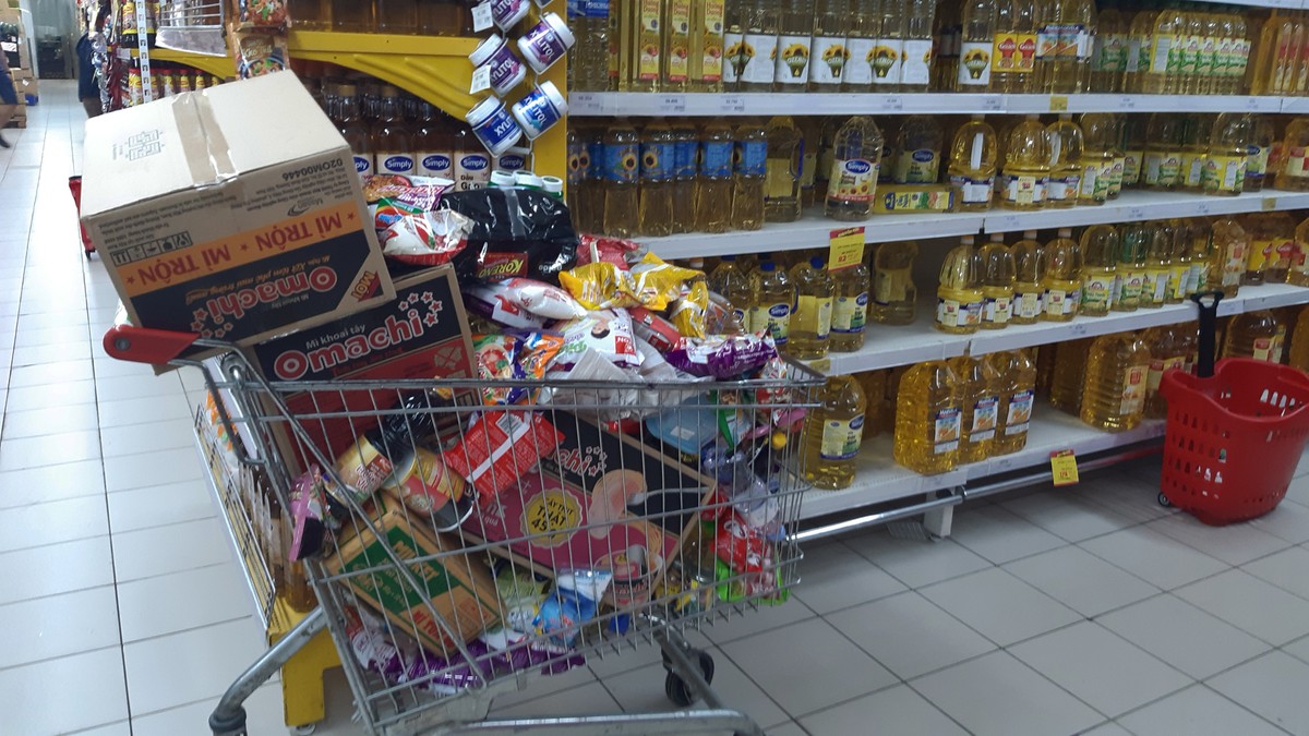 Siêu thị dồi dào mặt hàng đáp ứng nhu cầu khách hàng ảnh 13