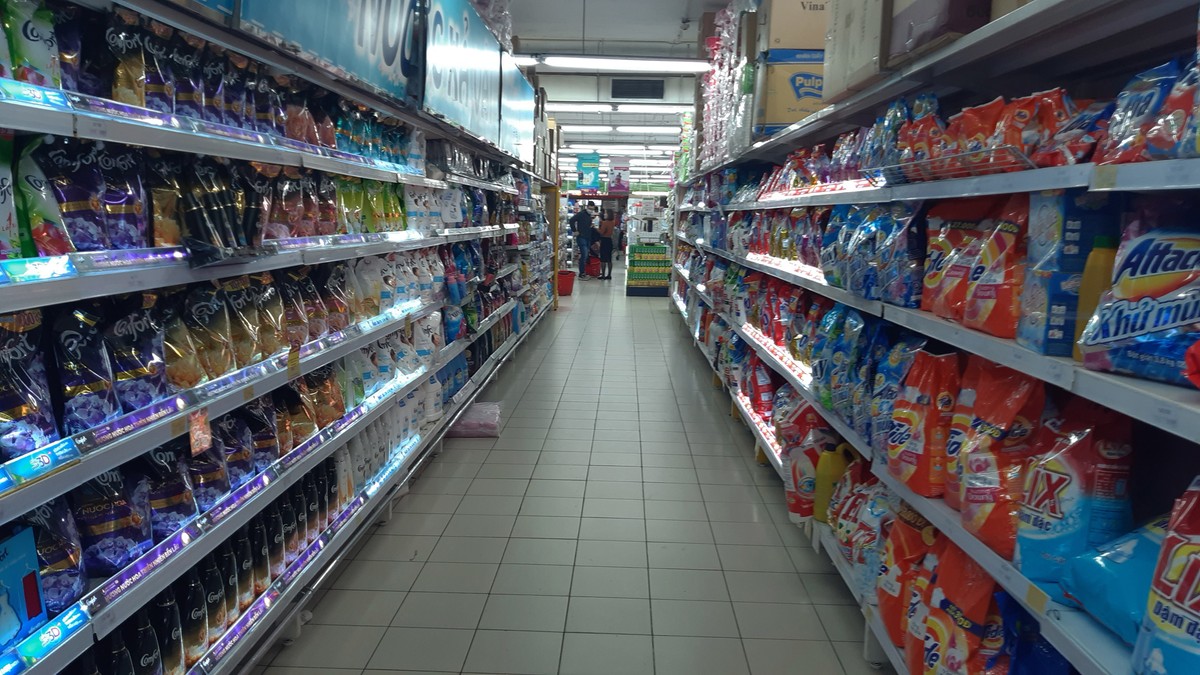 Siêu thị dồi dào mặt hàng đáp ứng nhu cầu khách hàng ảnh 16