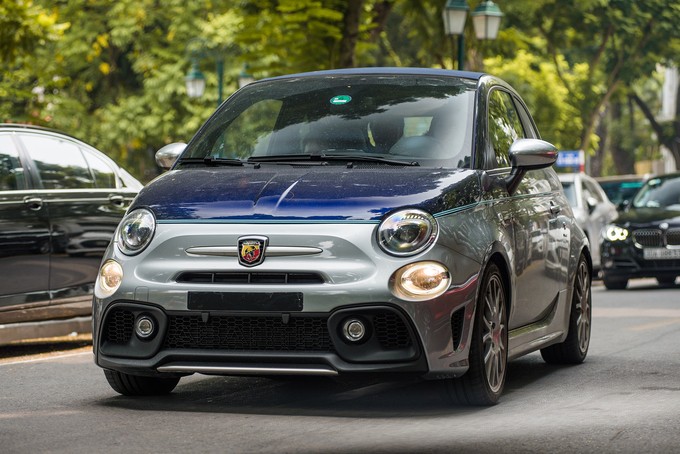 'Mui trần tí hon' Fiat 500 giá gần 3 tỷ tại Việt Nam ảnh 1