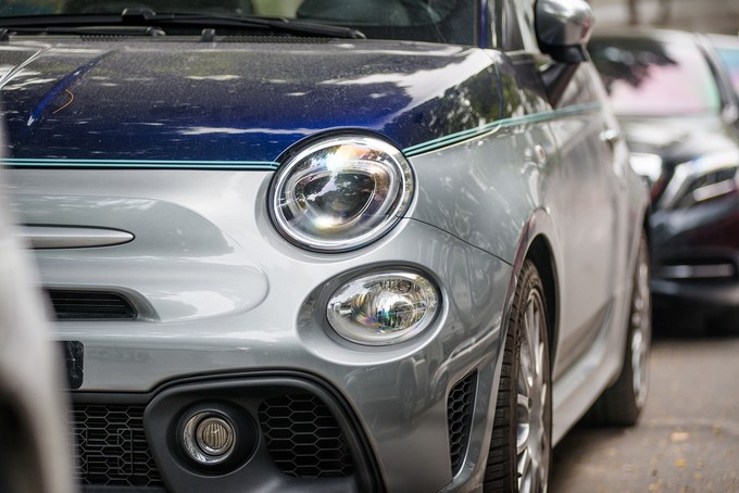 'Mui trần tí hon' Fiat 500 giá gần 3 tỷ tại Việt Nam ảnh 4