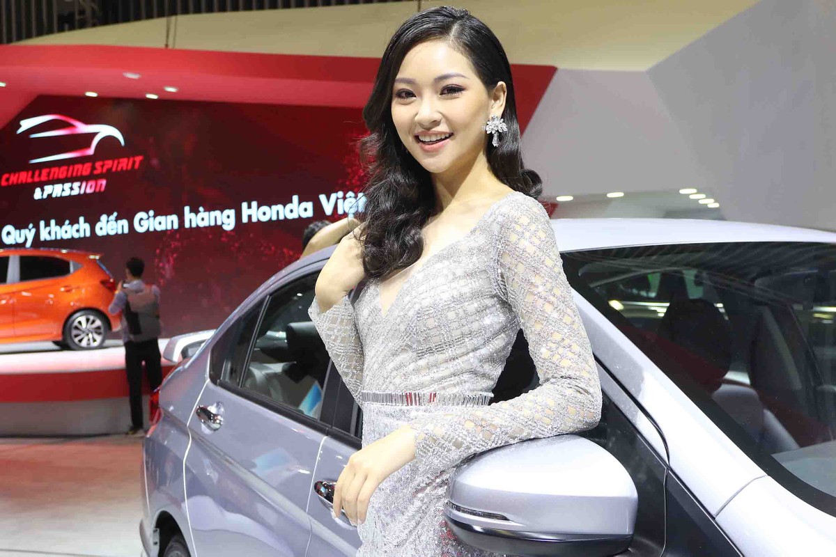 VietnamMortorshow 2018: Đam mê xe và người đẹp ảnh 5
