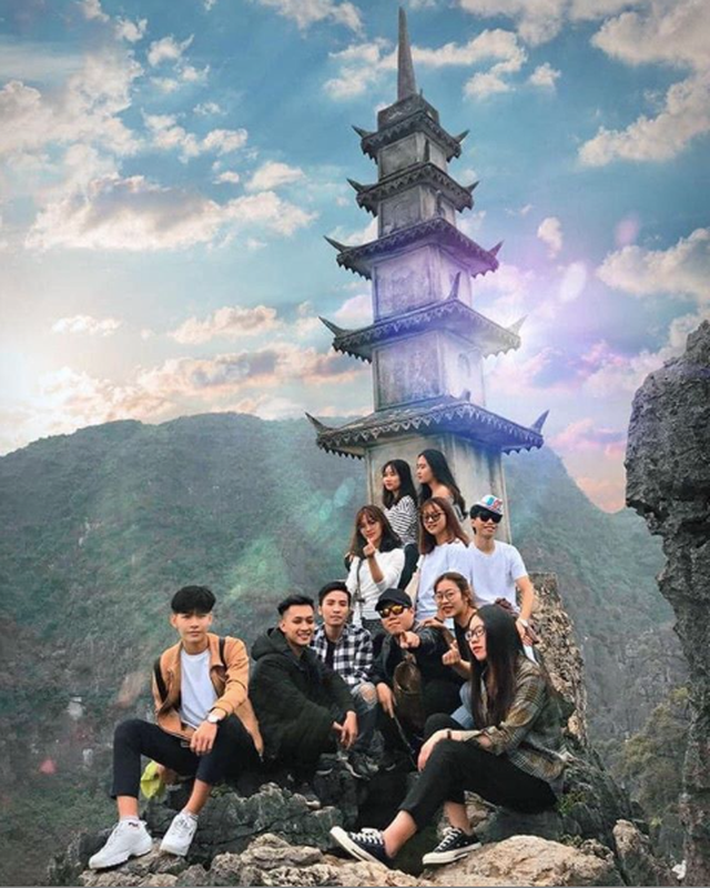 Hang Múa: Điểm “check-in” trên “lưng chừng trời” đẹp không tưởng ở Ninh Bình! ảnh 7