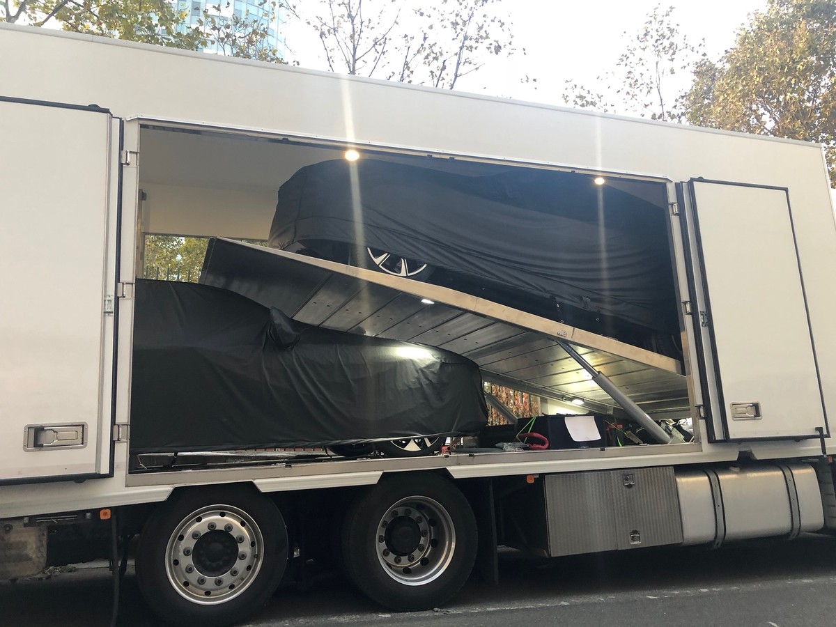 Hé lộ hình ảnh xe Vinfast tại Paris Motor Show 2018 ảnh 3