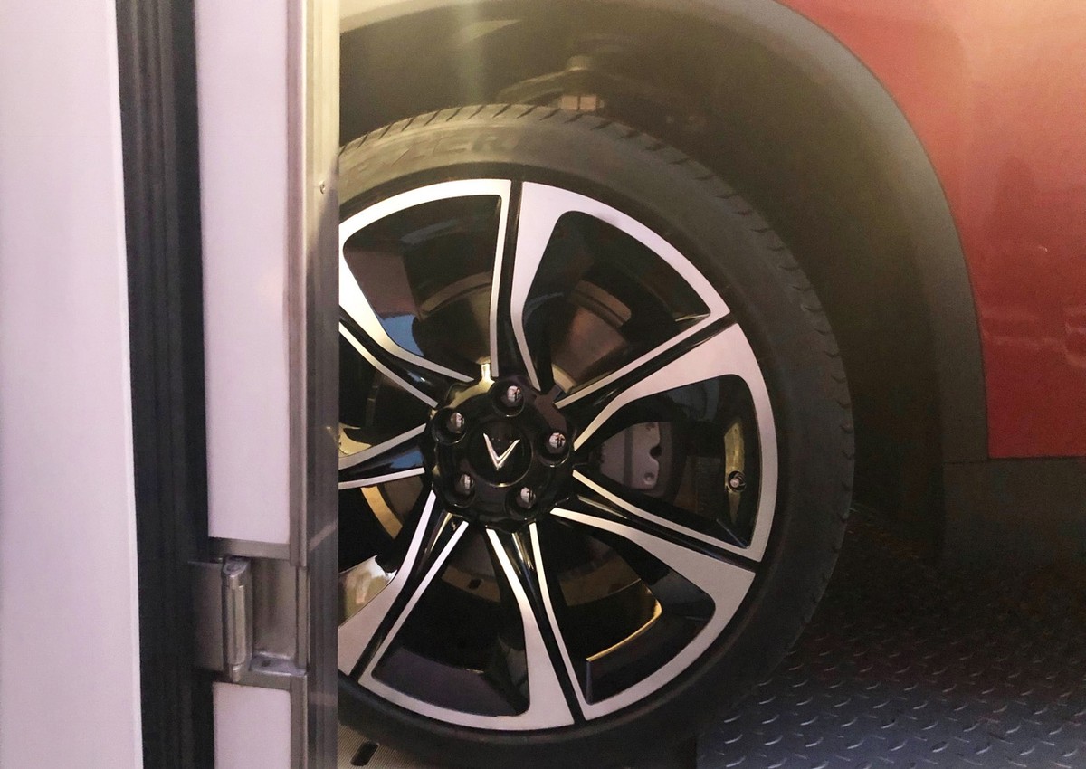Hé lộ hình ảnh xe Vinfast tại Paris Motor Show 2018 ảnh 8