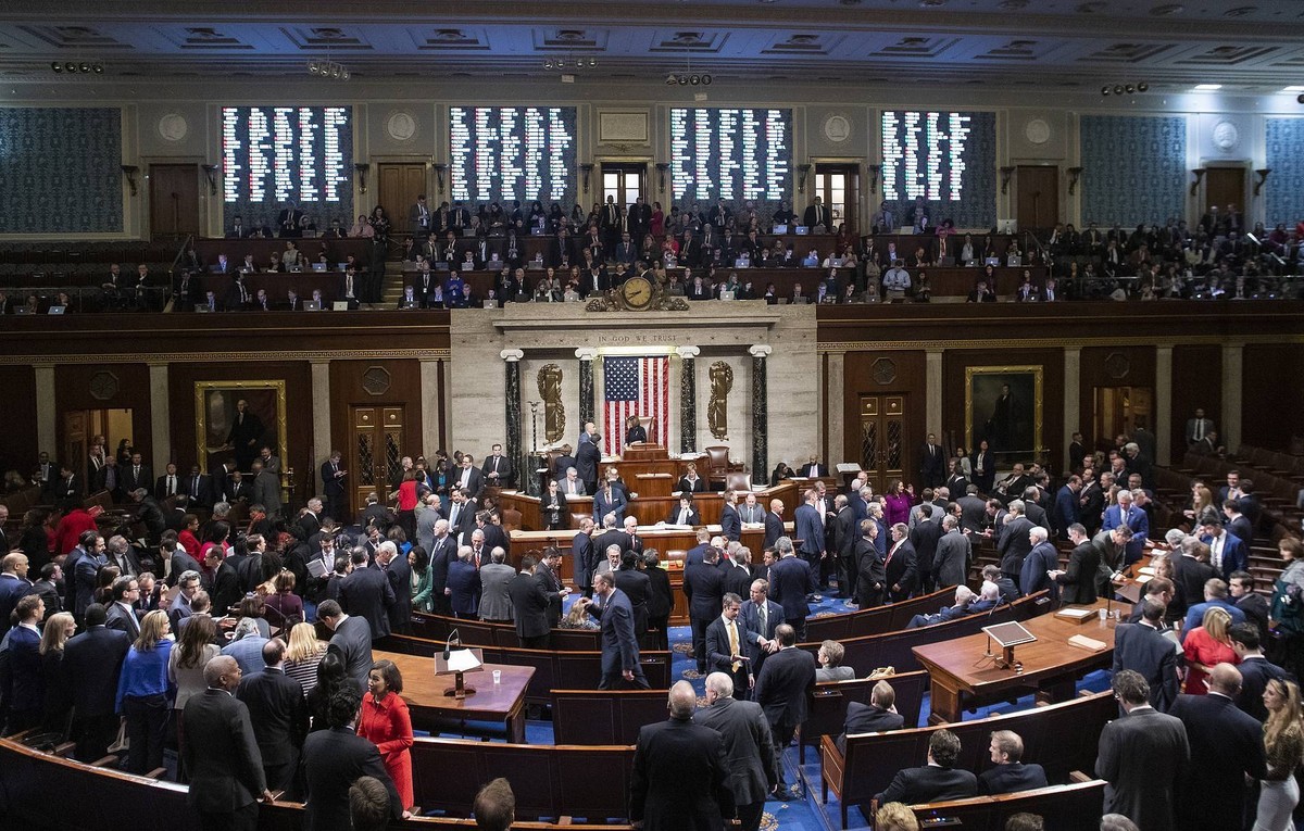Toàn cảnh phiên họp thông qua luận tôi ông Trump tại tại Hạ viện Mỹ ảnh 1
