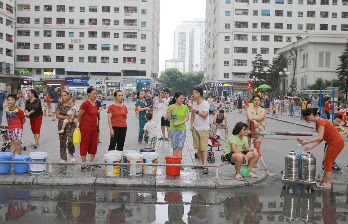 Hà Nội: Dân chung cư “khát” nước ảnh 1