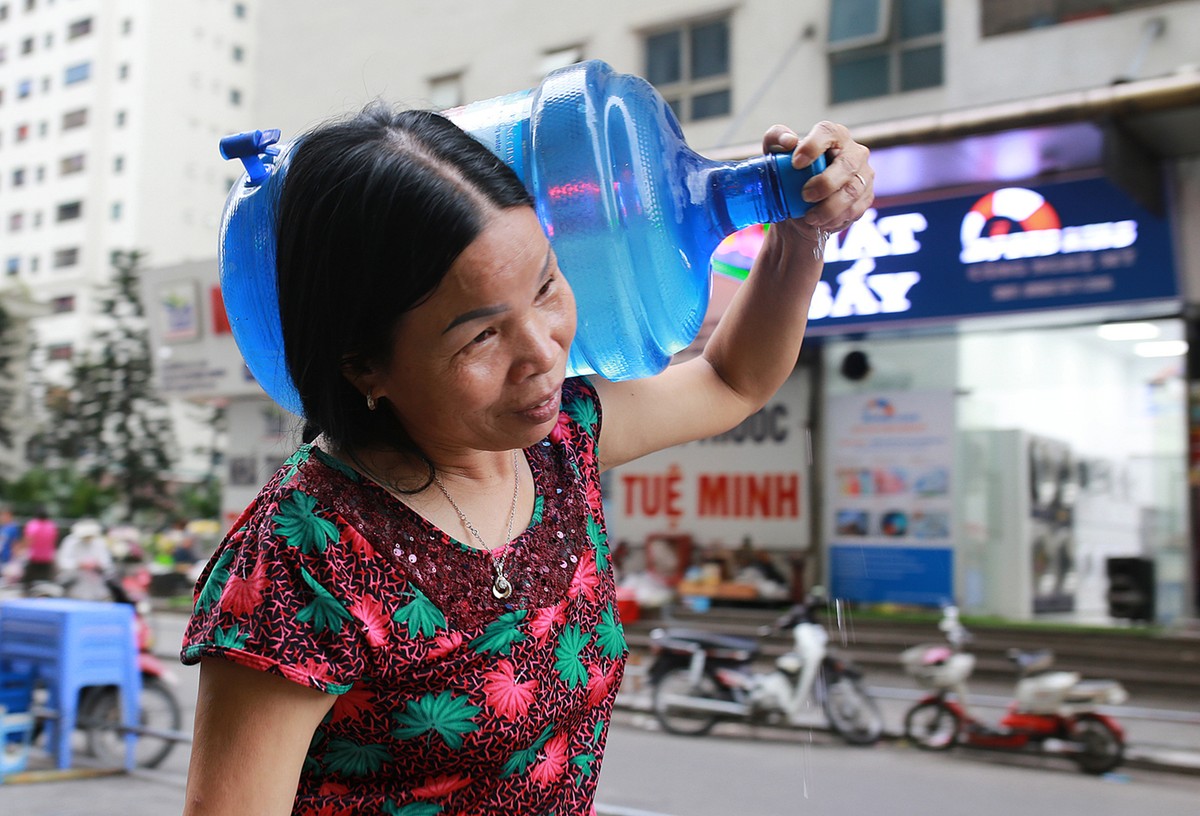 Hà Nội: Dân chung cư “khát” nước ảnh 6