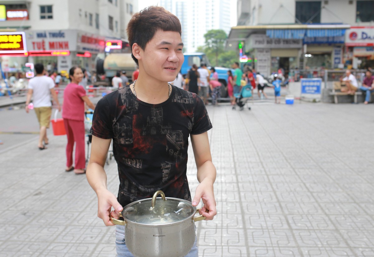 Hà Nội: Dân chung cư “khát” nước ảnh 8