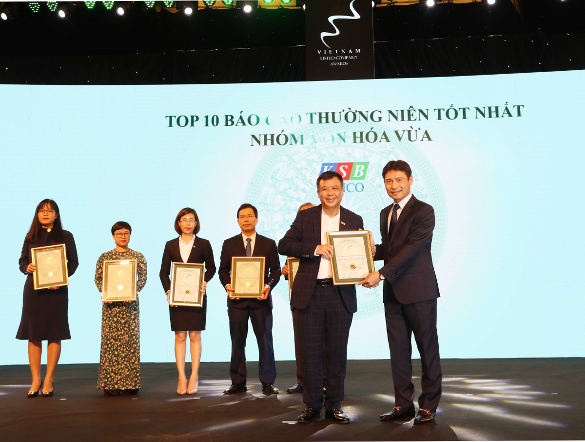 Toàn cảnh Lễ trao giải cuộc bình chọn Doanh nghiệp niêm yết 2020 ảnh 20