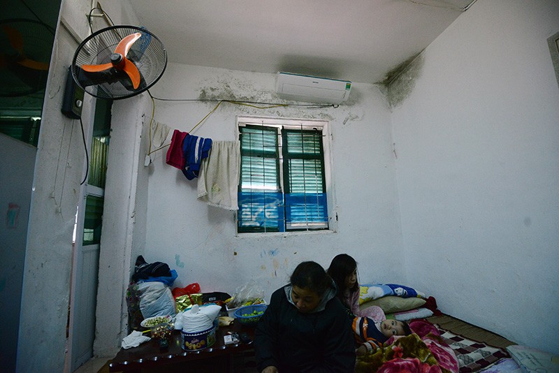 Những hình ảnh "xem cũng ghê người" tại chung cư cũ Hà Nội ảnh 4