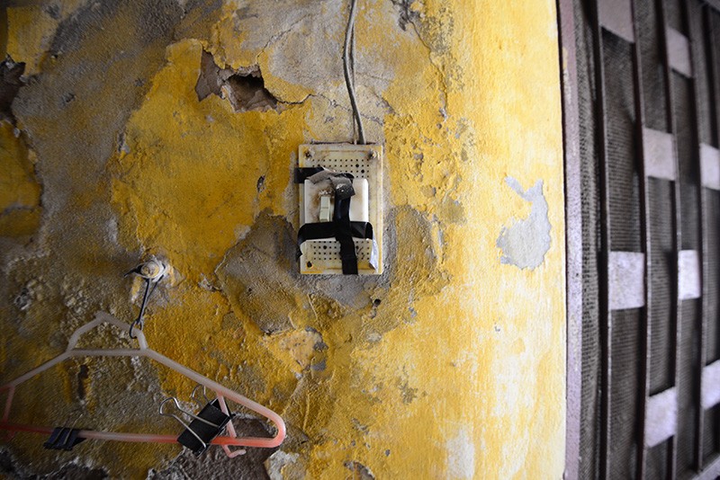 Những hình ảnh "xem cũng ghê người" tại chung cư cũ Hà Nội ảnh 6