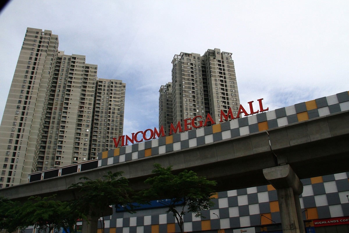 Hiện toàn tuyến metro số 1 đạt gần 76% khối lượng công việc và dự kiến cuối năm nay sẽ đạt 85%. TP.HCM kỳ vọng công trình này sẽ được đưa vào khai thác thương mại vào cuối năm 2021. Ảnh: Thành Nguyễn. Hiện toàn tuyến metro số 1 đạt gần 76% khối lượng công việc và dự kiến cuối năm nay sẽ đạt 85%. TP.HCM kỳ vọng công trình này sẽ được đưa vào khai thác thương mại vào cuối năm 2021. Ảnh: Thành Nguyễn.