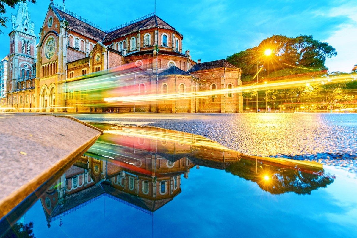 Nhà thờ Đức Bà Sài Gòn, điểm đến tham quan quen thuộc của du khách. Ảnh: Shutterstock. Nhà thờ Đức Bà Sài Gòn, điểm đến tham quan quen thuộc của du khách. Ảnh: Shutterstock.