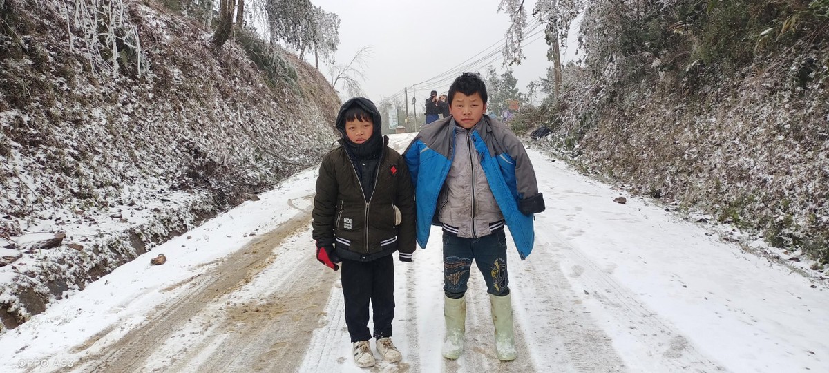 Những đứa trẻ ở Y Tý.