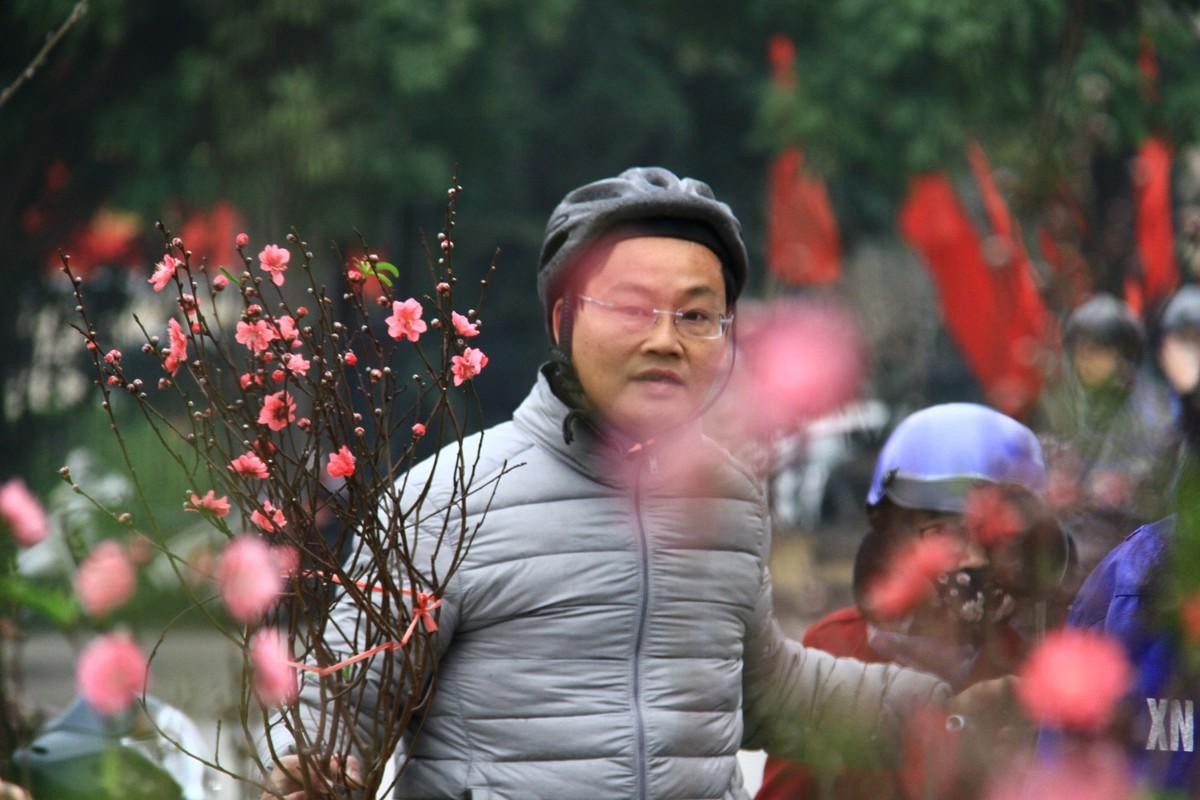Những ngày này hoa Tết đã bắt đầu xuống phố. Ảnh: Thành Nguyễn. Những ngày này hoa Tết đã bắt đầu xuống phố. Ảnh: Thành Nguyễn.