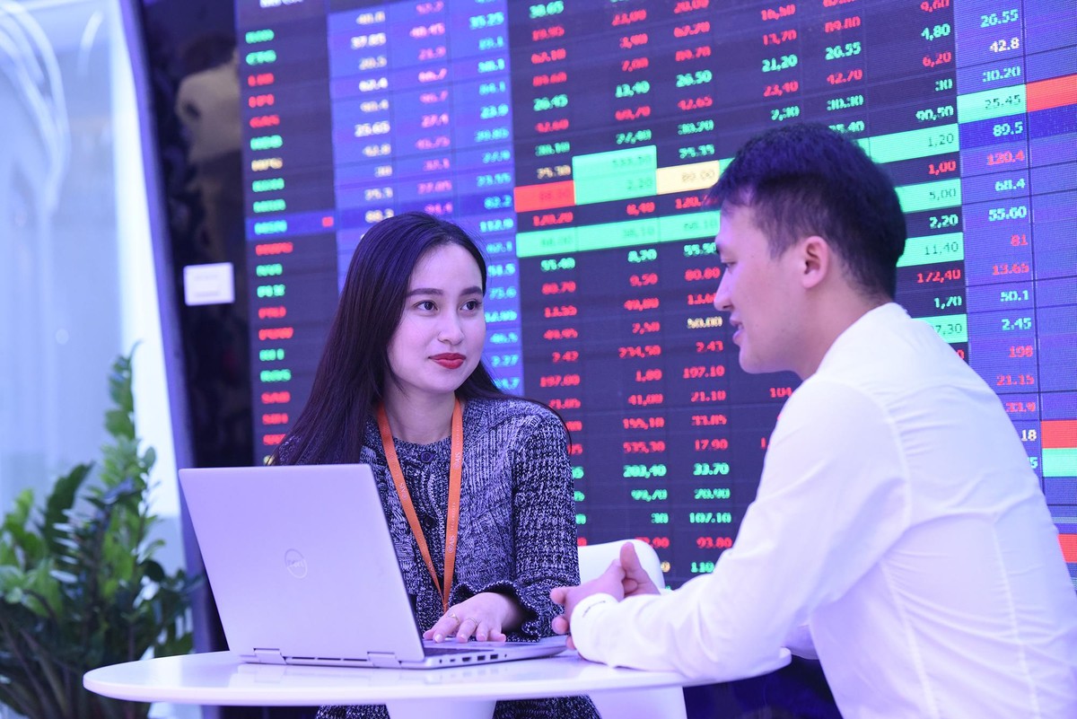 Thị trường thăng hoa đã lôi kéo cả người mới và những "cố nhân" đã rời khỏi thị trường quay trở lại. Ảnh: Dũng Minh. Thị trường thăng hoa đã lôi kéo cả người mới và những "cố nhân" đã rời khỏi thị trường quay trở lại. Ảnh: Dũng Minh.