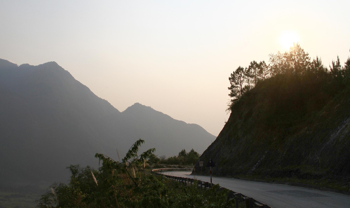 Một khúc cua trên đường từ Sapa sang Tam Đường. Ảnh: Thành Nguyễn. Một khúc cua trên đường từ Sapa sang Tam Đường. Ảnh: Thành Nguyễn.