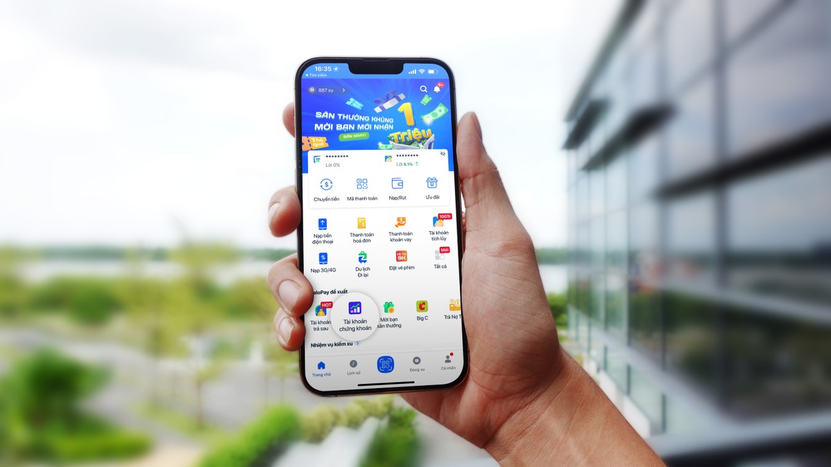 Truy cập vào Tài Khoản Chứng Khoán dễ dàng ngay trên màn hình chính của Ví điện tử ZaloPay. Truy cập vào Tài Khoản Chứng Khoán dễ dàng ngay trên màn hình chính của Ví điện tử ZaloPay.