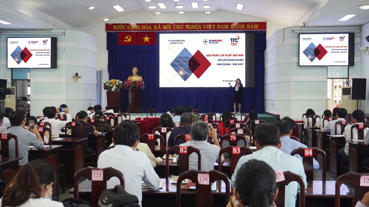 TTC Energy giới thiệu các gói giải pháp đầu tư đến các doanh nghiệp tại Hội nghị “Phát triển điện mặt trời mái nhà” do EVN PC Củ Chi phối hợp cùng Ủy ban Nhân dân huyện Củ Chi tổ chức