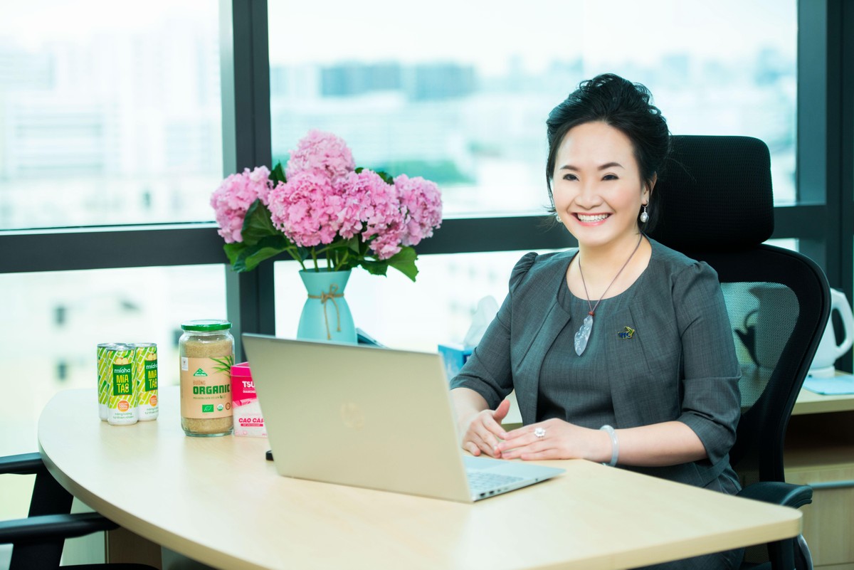 Bà Đặng Huỳnh Ức My - Phó Chủ tịch HĐQT cho biết SBT kiên định với chiến lược kinh doanh xanh Bà Đặng Huỳnh Ức My - Phó Chủ tịch HĐQT cho biết SBT kiên định với chiến lược kinh doanh xanh