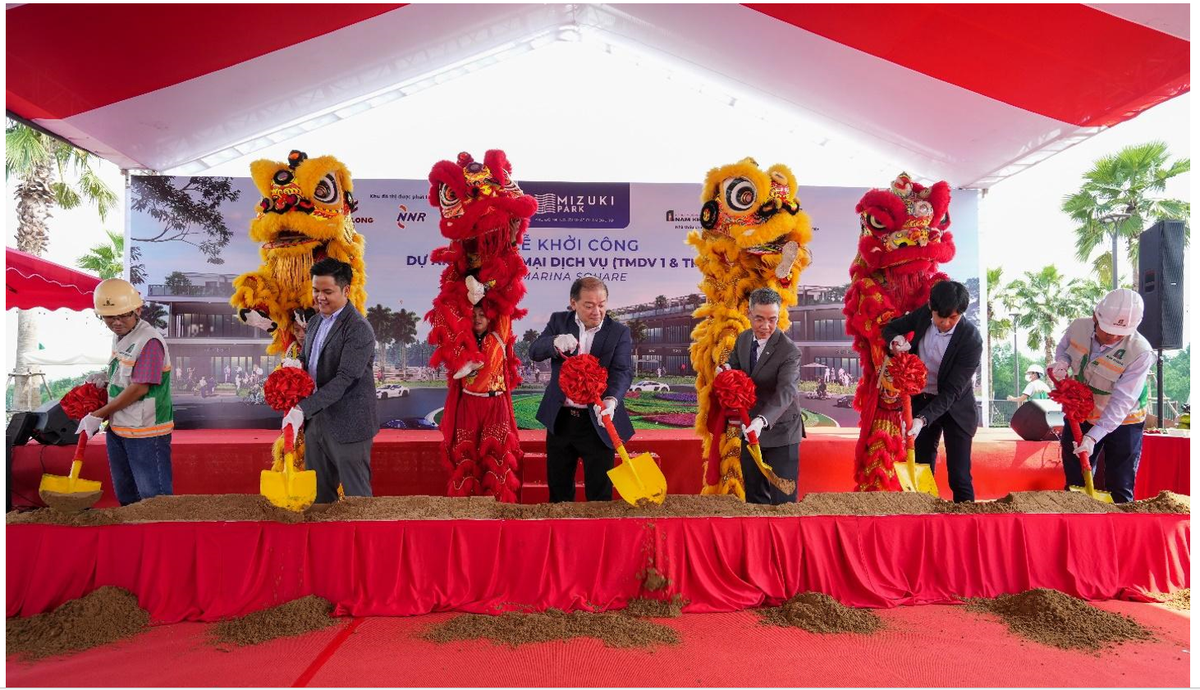 Nghi thức lễ khởi công khu phố thương mại - dịch vụ Marina Square. Nghi thức lễ khởi công khu phố thương mại - dịch vụ Marina Square.