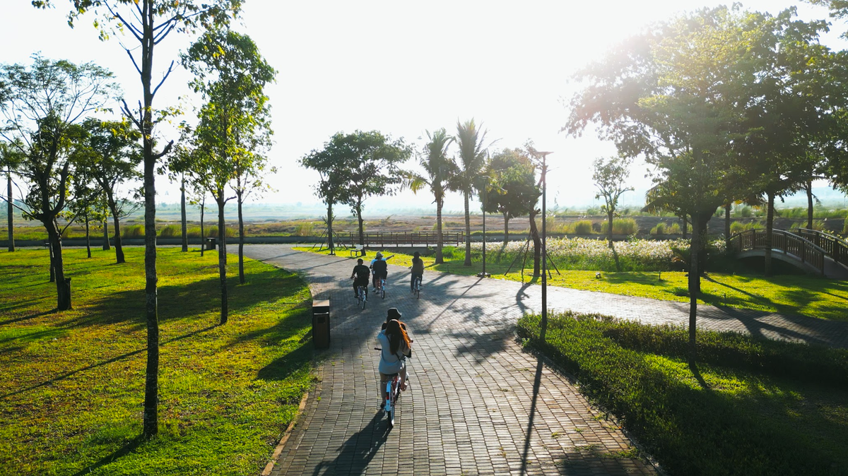 Khu đô thị Waterpoint 355ha, đô thị Nam Long đã có một quy hoạch tiên tiến, tách riêng làn đường đi bộ, làn đường xe đạp và làn đường di chuyển thông thường. Khu đô thị Waterpoint 355ha, đô thị Nam Long đã có một quy hoạch tiên tiến, tách riêng làn đường đi bộ, làn đường xe đạp và làn đường di chuyển thông thường.