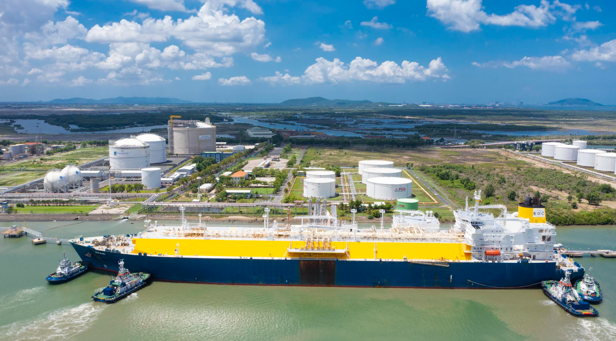 Tàu chở LNG nhập khẩu cập bến Kho cảng PV GAS Vũng Tàu Tàu chở LNG nhập khẩu cập bến Kho cảng PV GAS Vũng Tàu